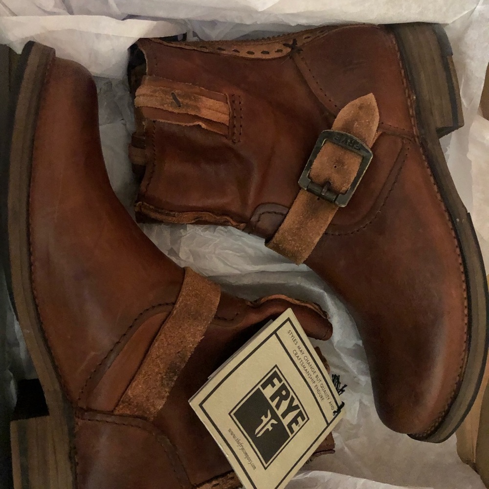 Brand new never worn Frye boots